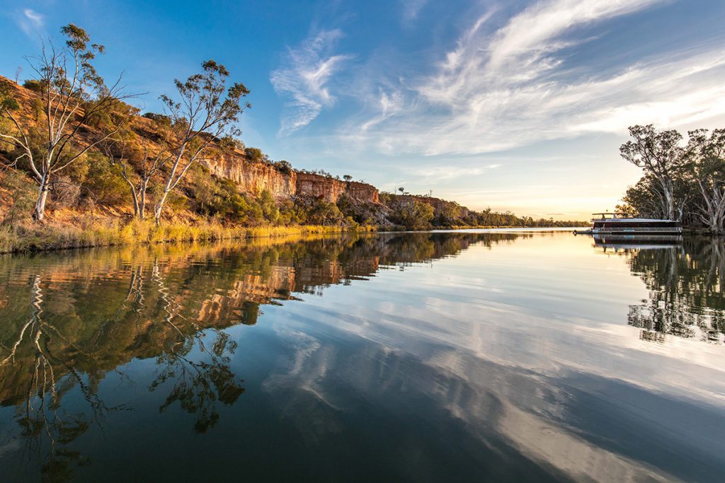 The Rains Are Here! Murray River Walk Abundant Water Levels For 2021